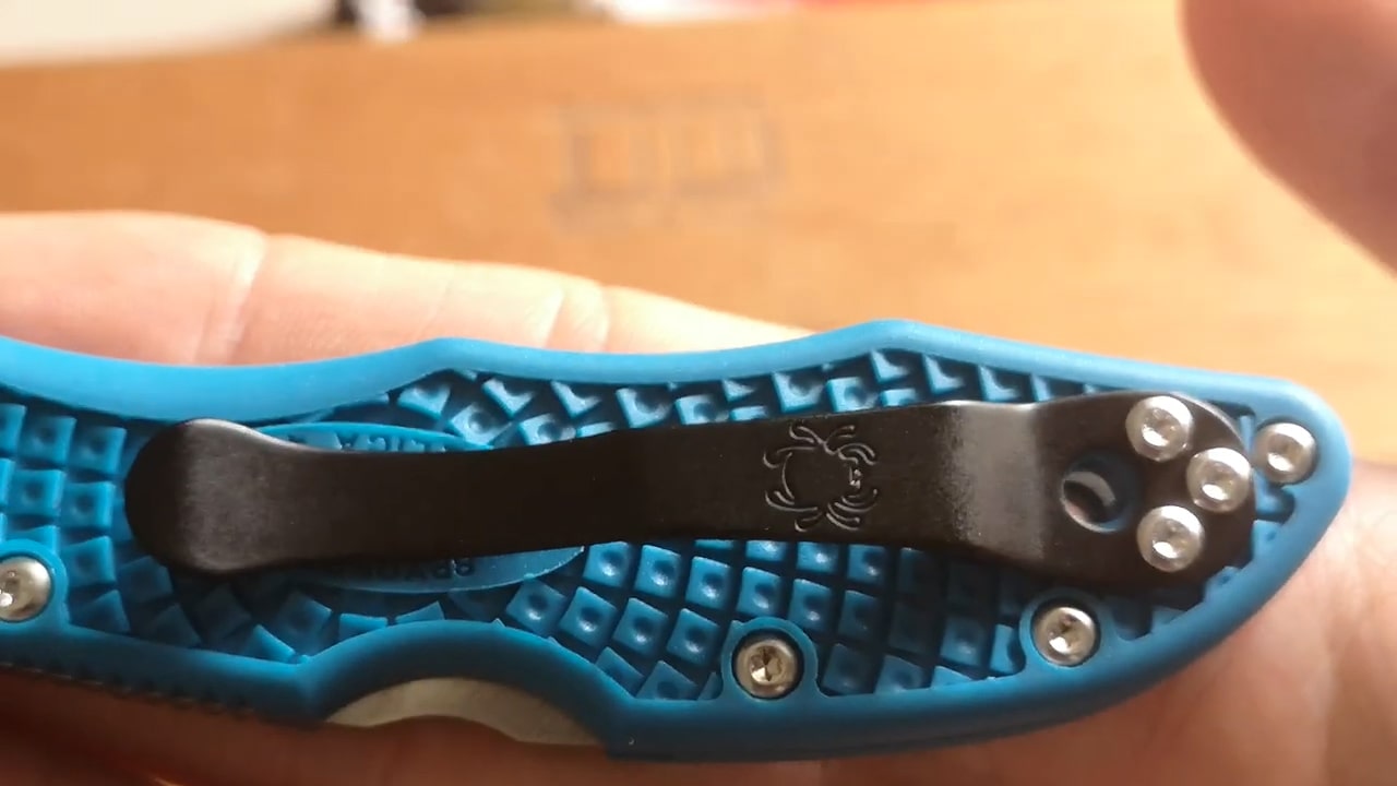 Black Pocket Clip of Spyderco Delica 4